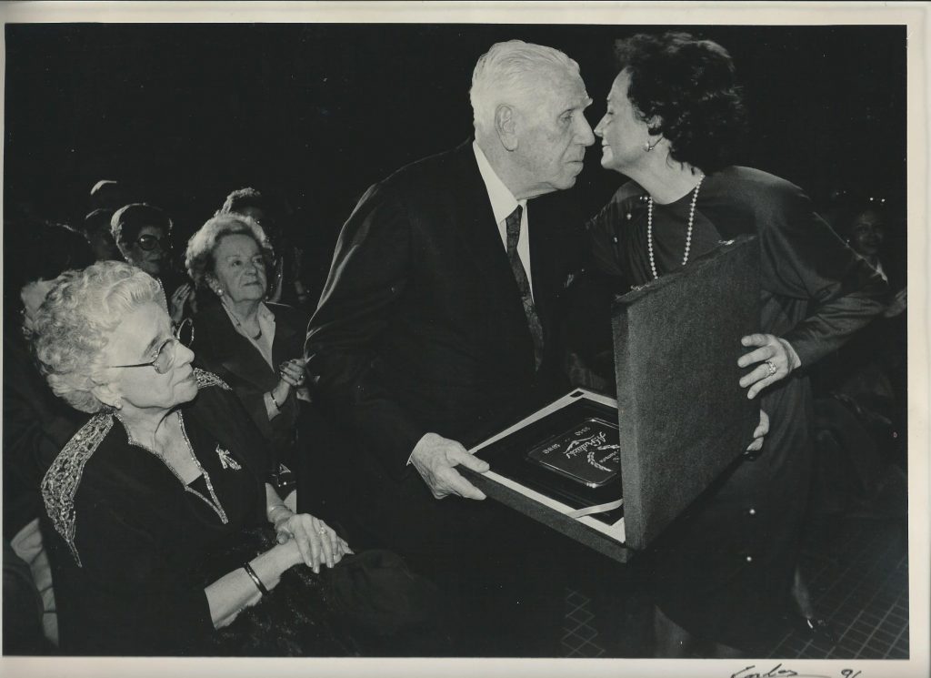 acto de entrega de la placa conmemorativa del 50 aniversario de Gratacós