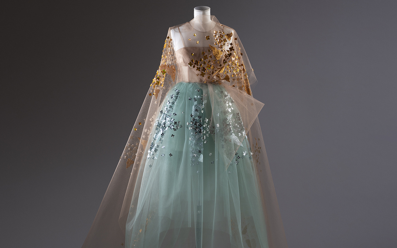 1939 wedding gown by Cristobal Balenciaga