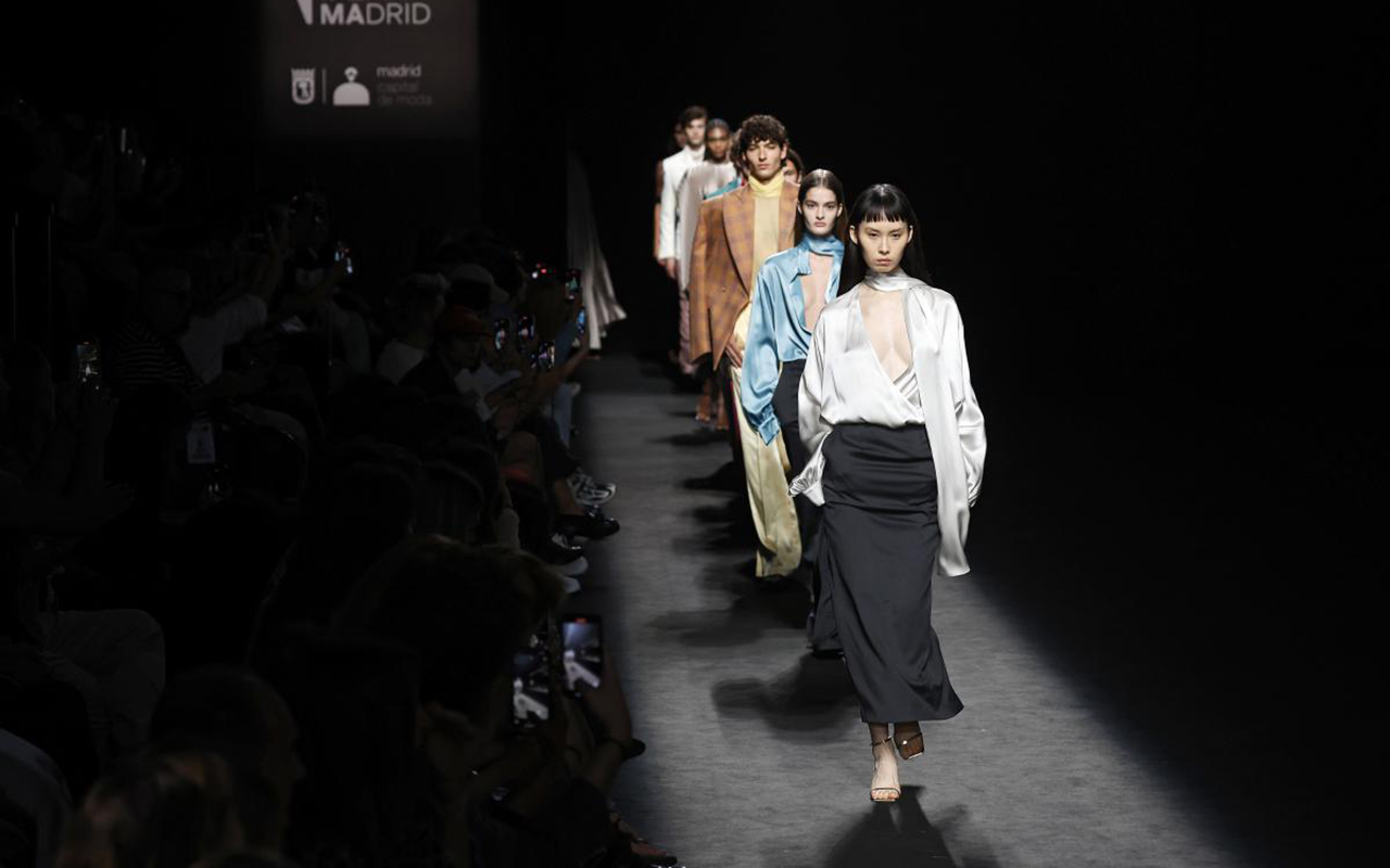 Louis Vuitton Primavera/Verano 2012: regreso a la edad de la inocencia