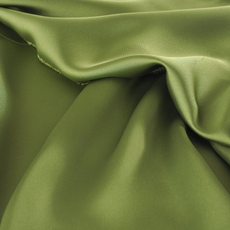 Luca crepe satinado verde oliva