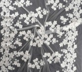 Tul bordado floral con cuentas ivory