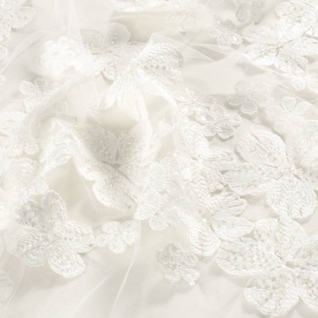 Tul bordado floral con cuentas ivory