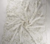 Bordado floral con pedrerÍa blanco
