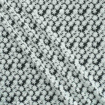 White little daisis embroidere