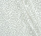 Rosas bordadas en malla blanco