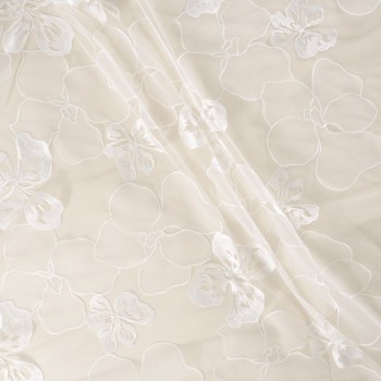 White embroidered flower (=63035)