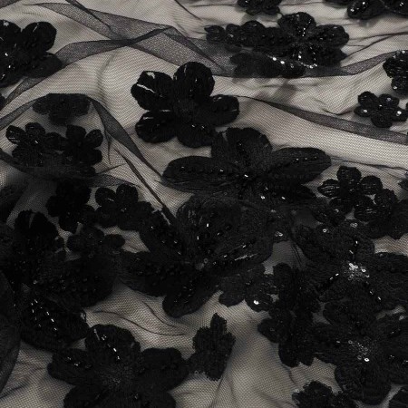 Tul bordado floral con cuentas negro
