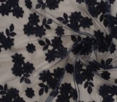Bordado floral sobre tul navy