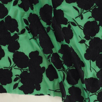 Bordado flor sobre chifon verde negro