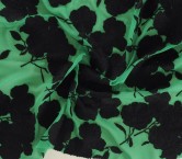 Bordado flor sobre chifon verde negro