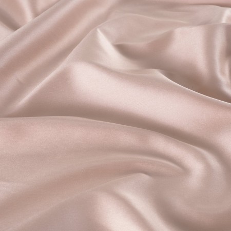 Pink venus satin dyed yarn