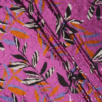 Hojas tropicales de invierno purpura