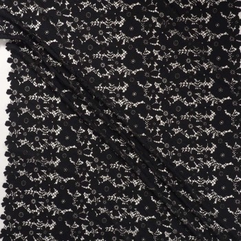Blonda floral bordada negro