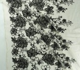 Floral embroidery with bubble organza negro