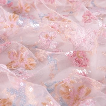 DiseÑo bordado floral con lentejuelas rosa