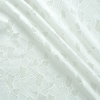 White geom?tric jacq.  fil cou