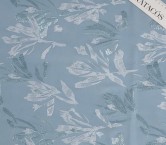 Twill bordado con lamé azul