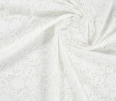 Algodón bordado floral blanco