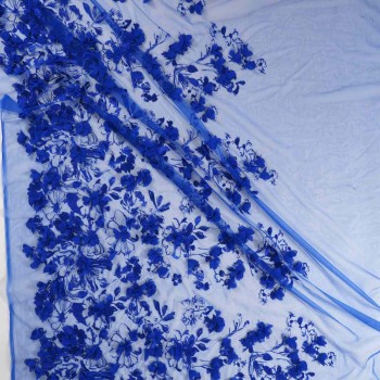 Bordado floral con apliques   azul klein