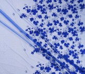 Bordado flor trÉbol azul klein